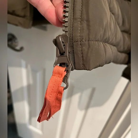 Universal Standard Women’s Puffer in Size 22-24 (Large in Universal Standard) - Picture 8 of 13